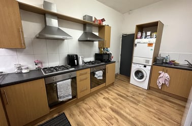 Harley Avenue, Longsight, Manchester - Image 3